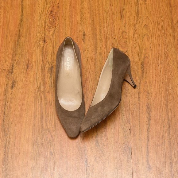 CALVIN KLEIN BROWN SUEDE KITTEN HEELS - Picture 1 of 6